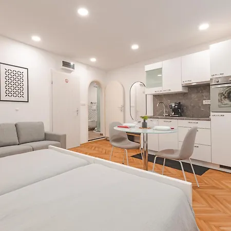 Apartma In The Heart Of Magic